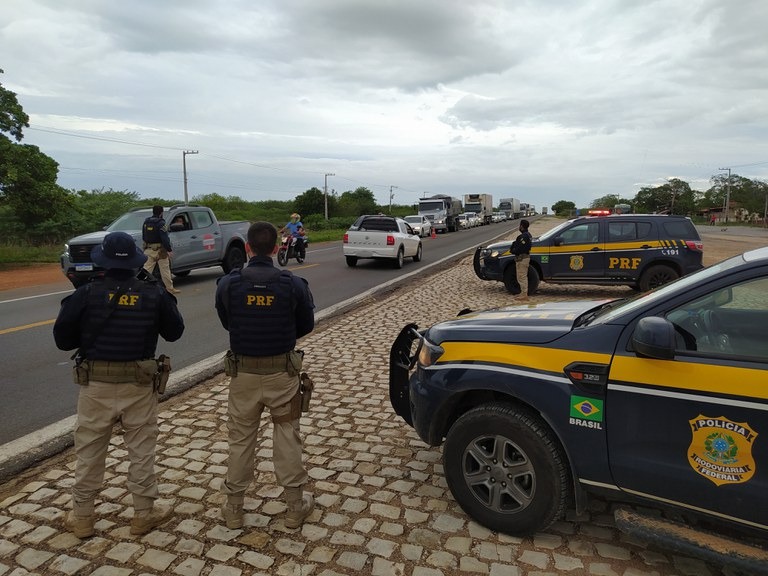 PRF prende três pessoas no Rio Grande do Norte