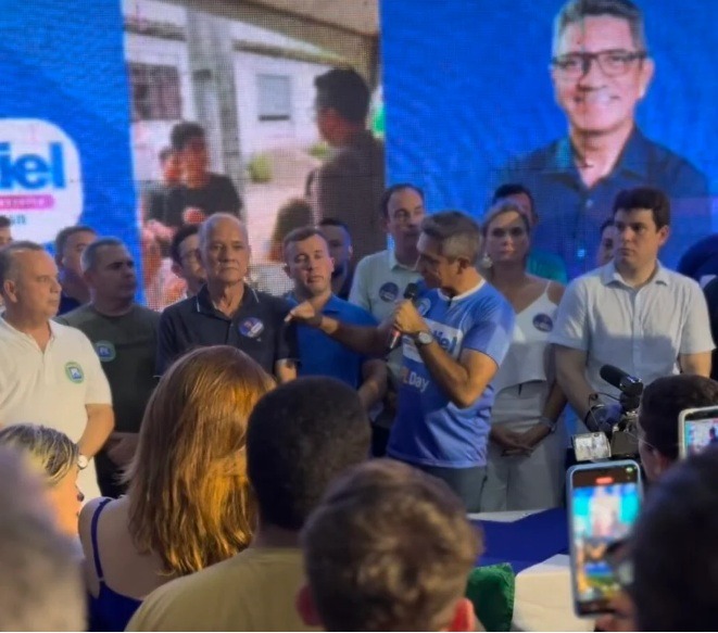 Prefeito de Parnamirim anuncia Salatiel como seu pré-candidato 