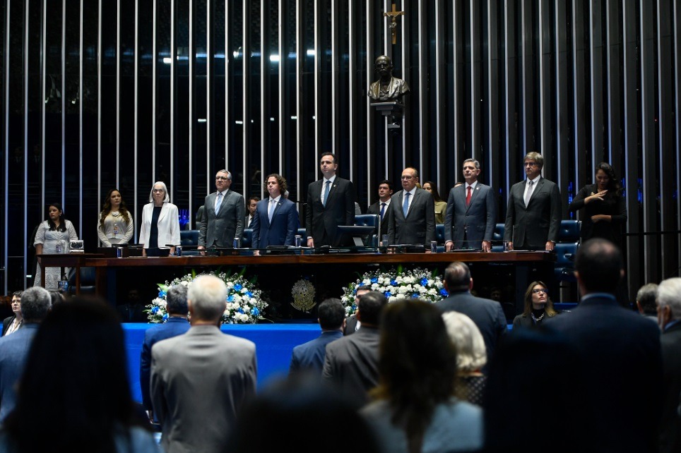 Senadores deixam plenário após Pacheco vetar fala da oposição