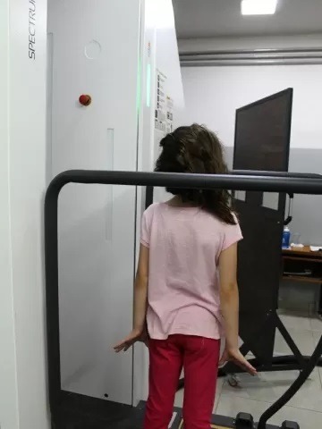 Mãe espera indenização há 11 anos por ver filha nua em revista em presídio