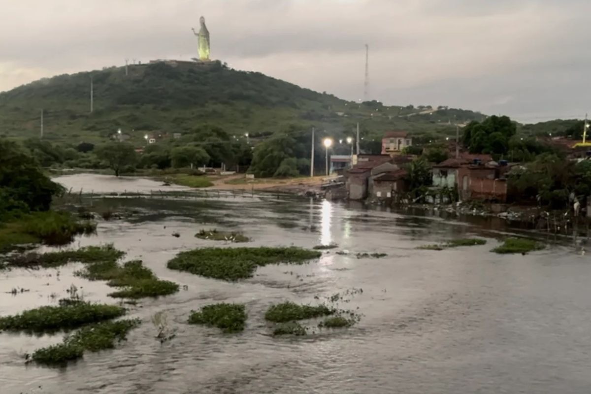 Volume de água aumenta no Rio Trairi e Defesa Civil faz alerta para população
