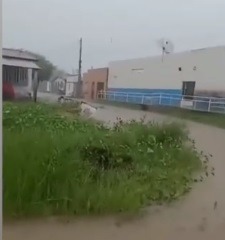 VÍDEO: Fortes chuvas alagam ruas de Caicó; assista