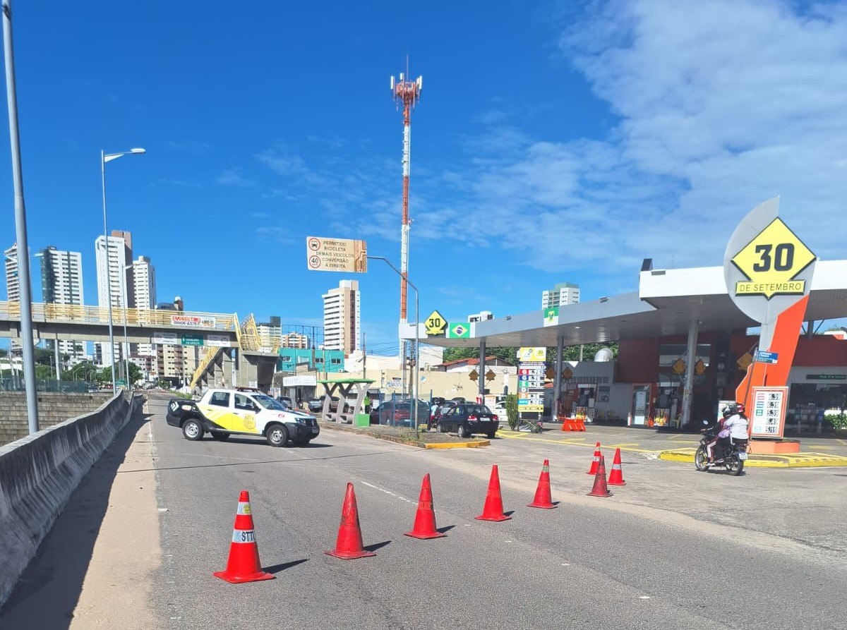 Trânsito na Prudente de Morais é liberado após conclusão de serviço da Caern