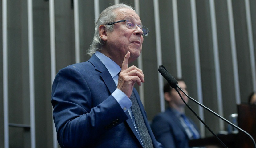 José Dirceu volta a discursar no Congresso Nacional