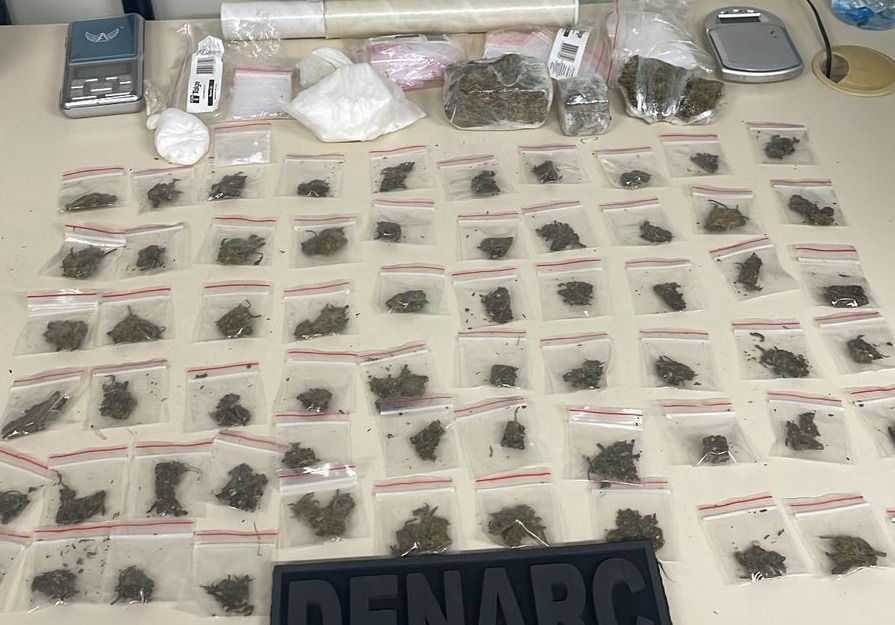 Polícia Civil apreende maconha e cocaína na Vila de Ponta Negra