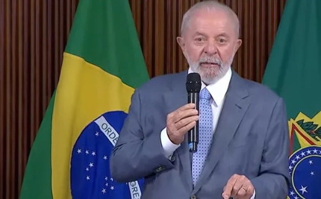 Governo suspende publicidade no X após ataques de Musk a Moraes e Lula