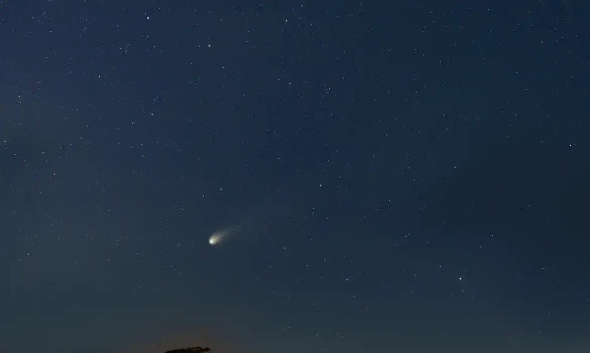 "Cometa do Diabo" ficará visível no Brasil neste domingo; veja horário