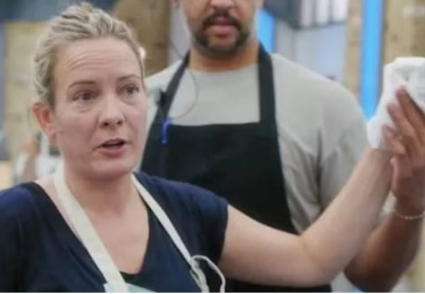 Participante corta dedo no MasterChef e pedaço fica em cima de tábua