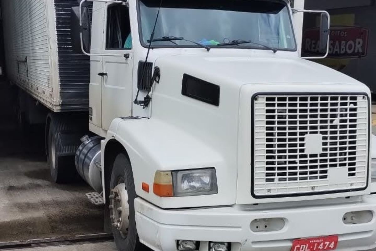 Polícia resgata refém e recupera caminhão com carga roubada na Grande Natal