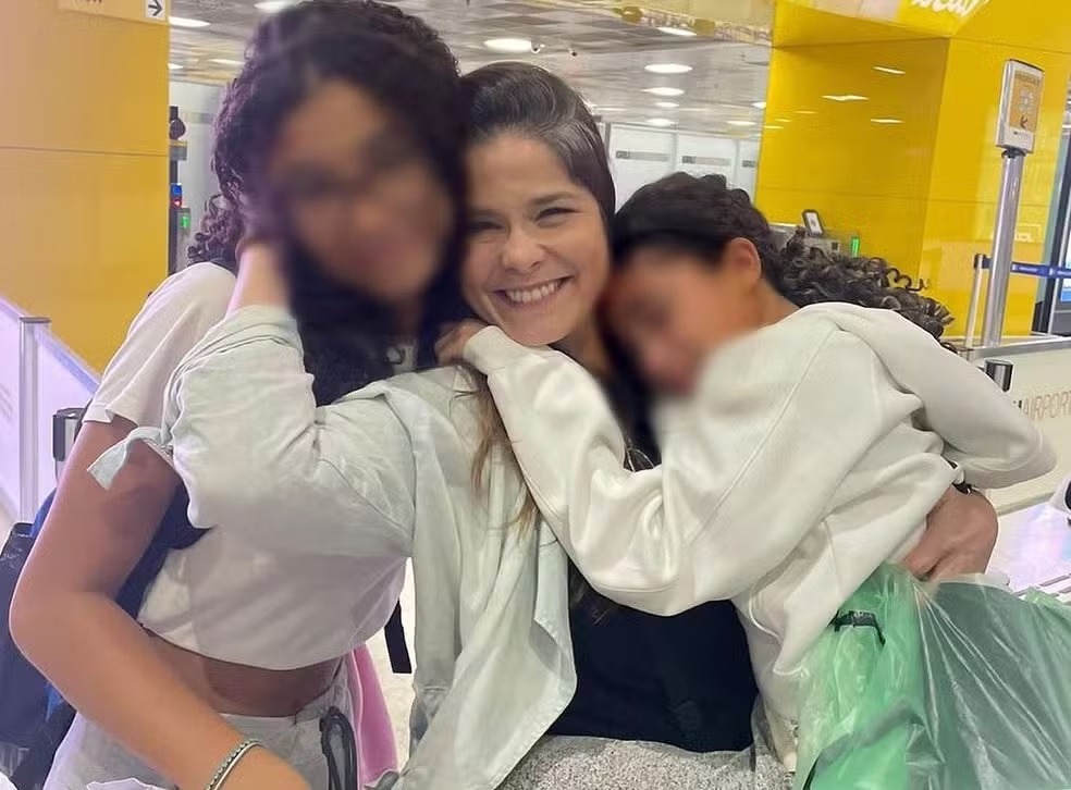 Ex-atriz da Globo registra ocorrência por racismo contra a filha em colégio
