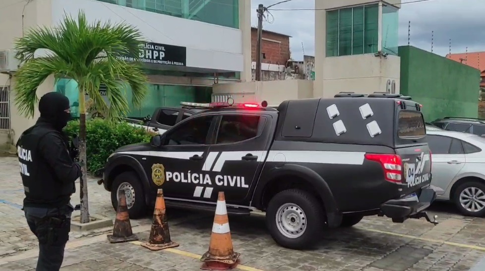 VÍDEO: Polícia prende homem acusado de executar advogada e cliente no RN