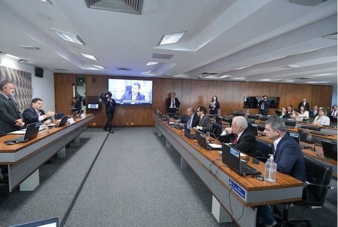 CCJ do Senado adia para próxima semana votação do projeto do DPVAT e da mudança no arcabouço