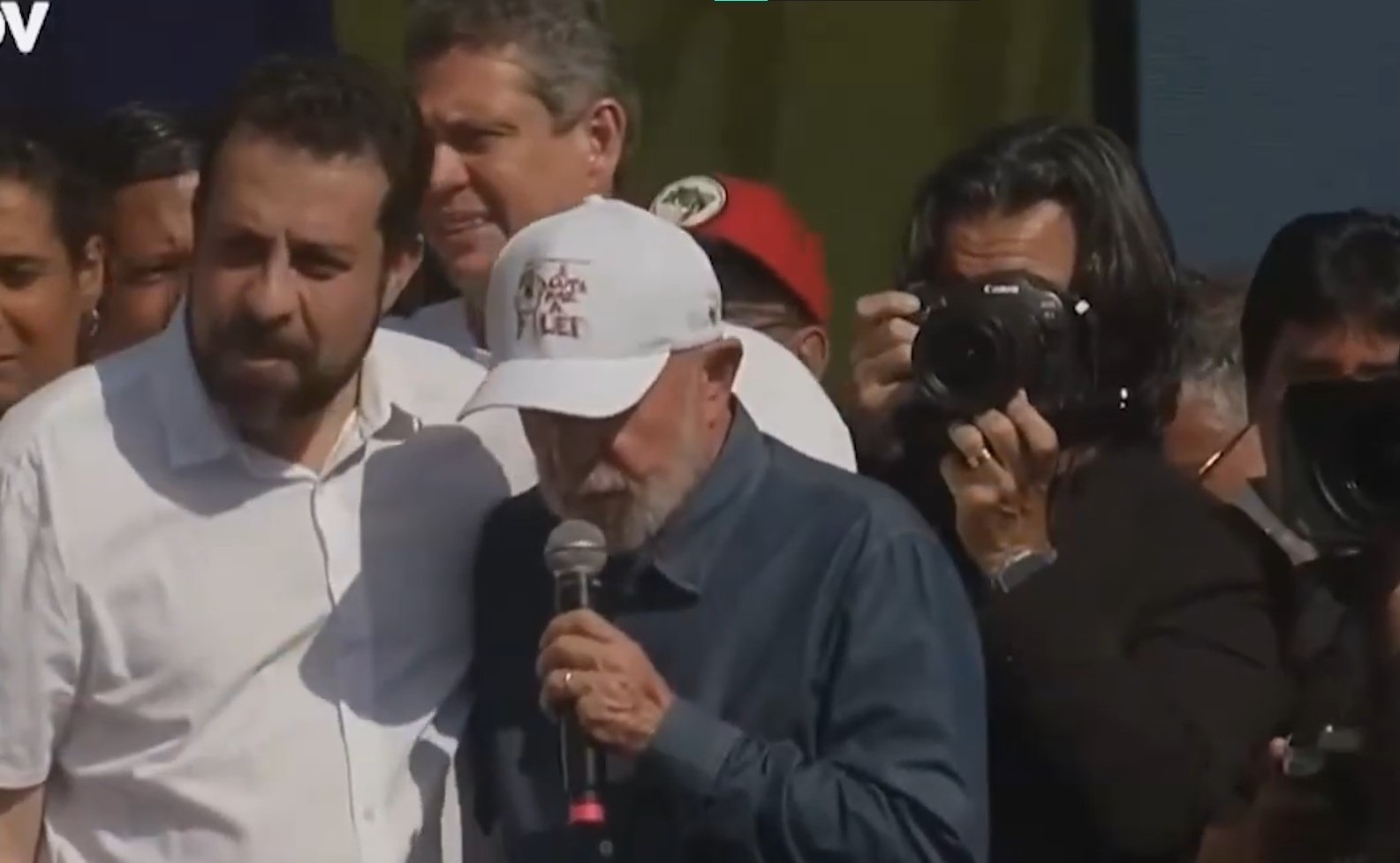 Governo derruba dois vídeos de Lula pedindo voto a Boulos