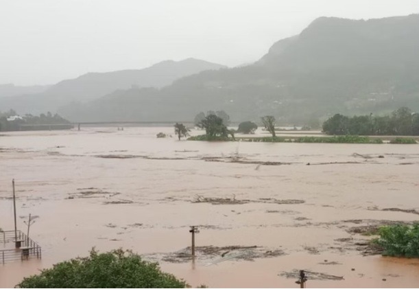 Chuvas rompem barragem no RS; são 24 mortos e 10 mil desabrigados