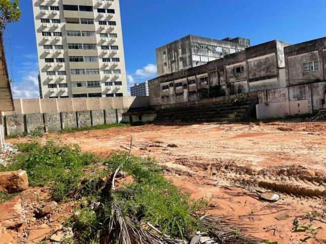 Piscina da antiga ASSEN é aterrada pela Prefeitura de Natal