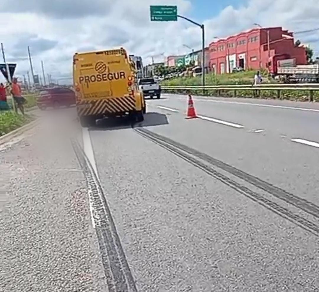 Ciclista morre atropelado por carro-forte na BR-304 em Mossoró