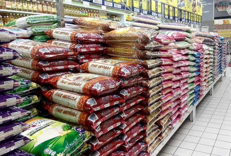 Preço do arroz já subiu por causa das enchentes no RS;  e vem aí alta para frangos e suínos