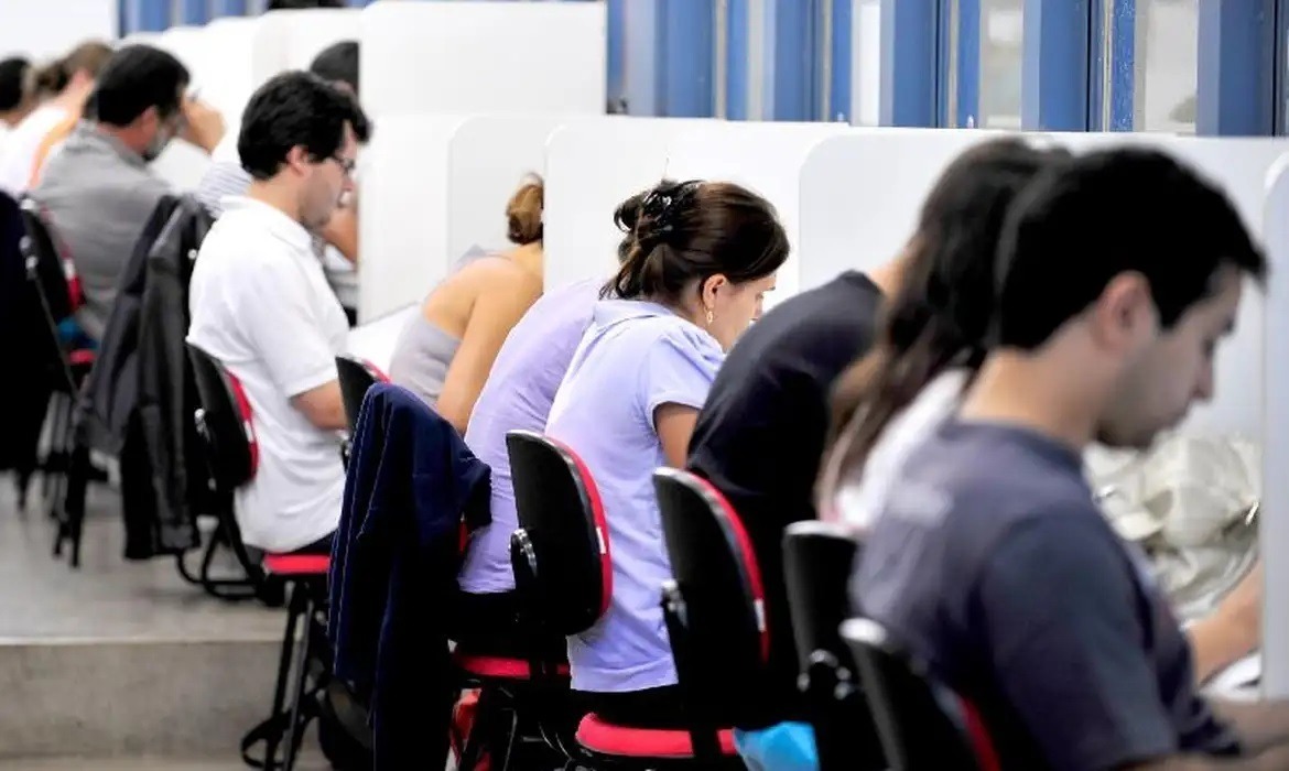 Universidades, polícias e outros órgãos: concursos oferecem 36,5 mil vagas