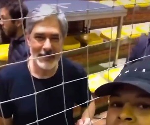 VÍDEO: Bonner é surpreendido no RS por pergunta sobre o show da Madonna