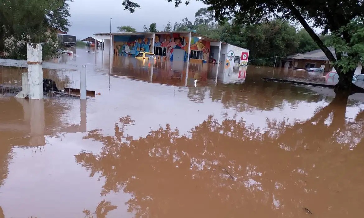 RS: Prefeito de Canoas pede evacuação imediata de quem retornou às casas