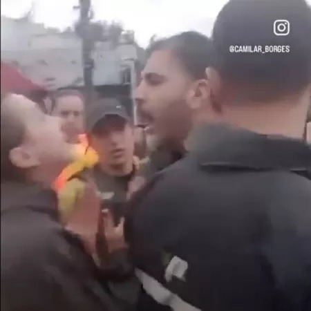 VÍDEO: Delegado empurra uma policial penal durante resgates no RS e causa revolta