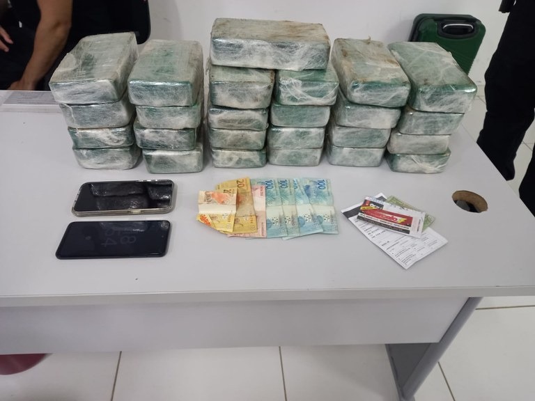 PRF apreende carga de pasta base de cocaína avaliada mais de 3 milhões de reais no RN