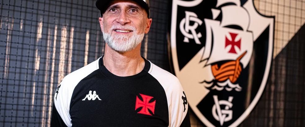 Vasco anuncia contratação do treinador português Álvaro Pacheco