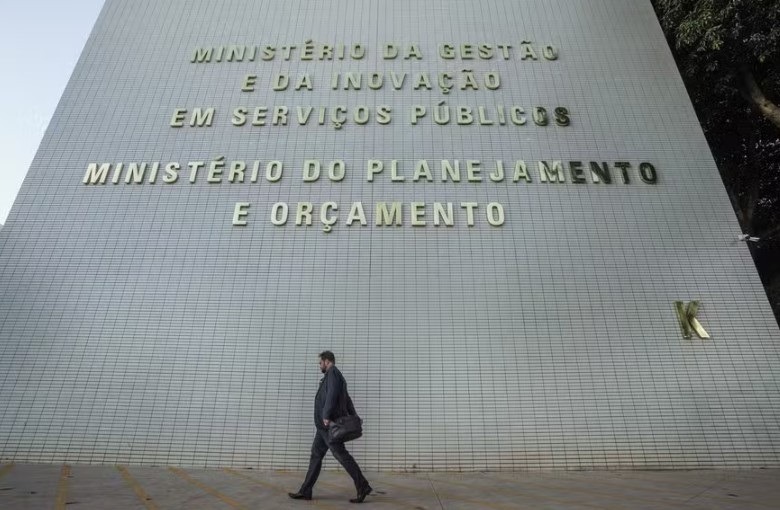 Dívidas sobem 17%, e governo terá que pagar R$ 70,7 bilhões em precatórios em 2025