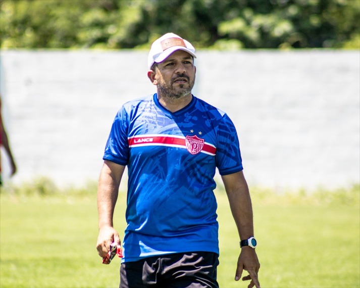 Robson Melo pede demissão e não é mais treinador do Potiguar de Mossoró