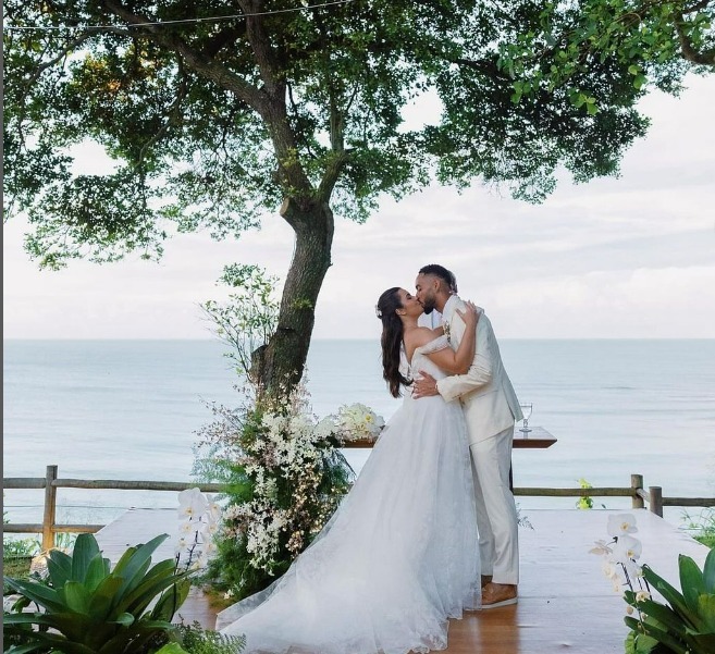 Atacante da Seleção Brasileira faz casamento de luxo em Pipa
