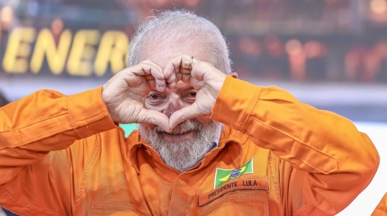 Estadão critica Lula: "Verdadeiro CEO" e "controlador" da Petrobras