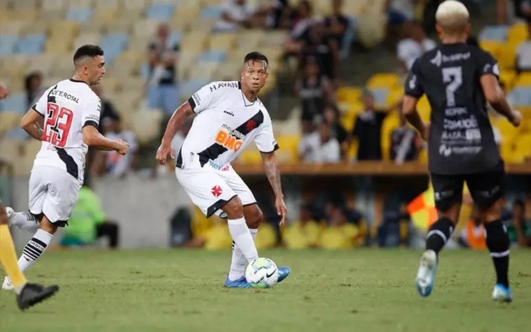 Ex-Vasco detalha drama: 'Sou 100% alcoólatra. Bati nas portas do inferno'