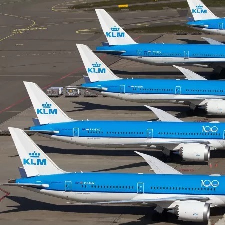 Pessoa morre após ser sugada por motor de avião na Holanda