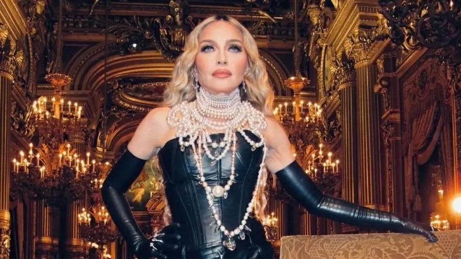 Fã processa Madonna por 'expor espectadores à pornografia' em show