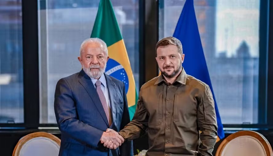 Não entendo por que Brasil está do lado do agressor, diz Zelensky