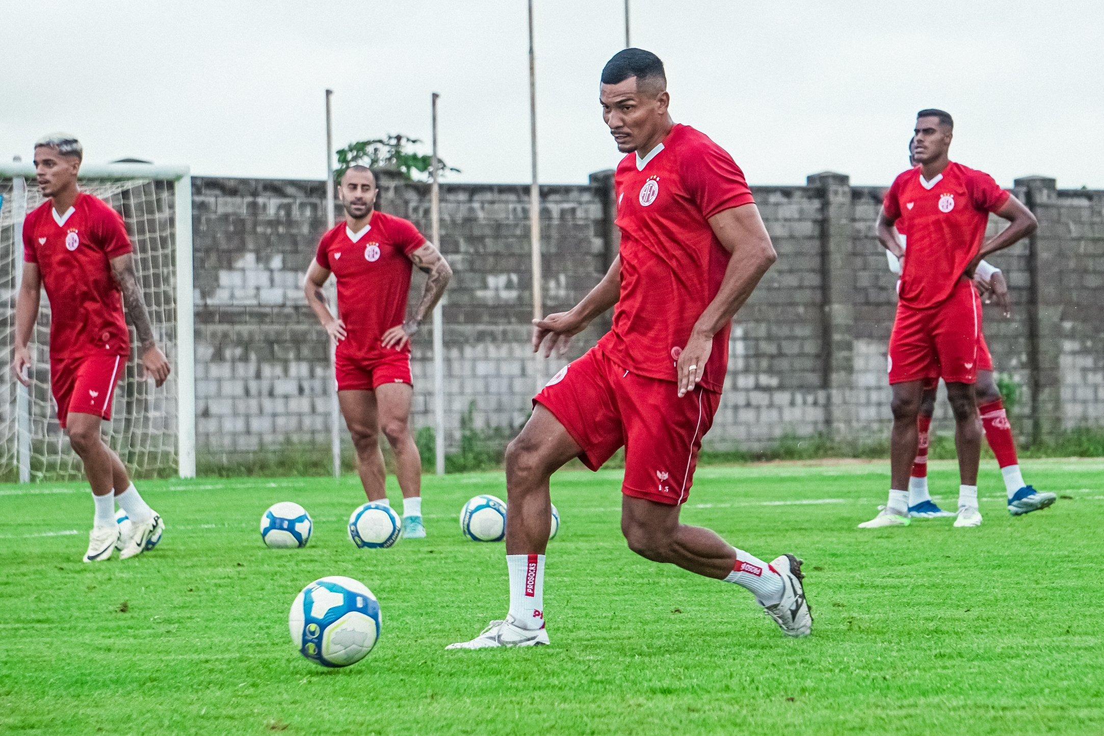 América em campo e volta da série A do Brasileirão; veja jogos de hoje e onde assistir