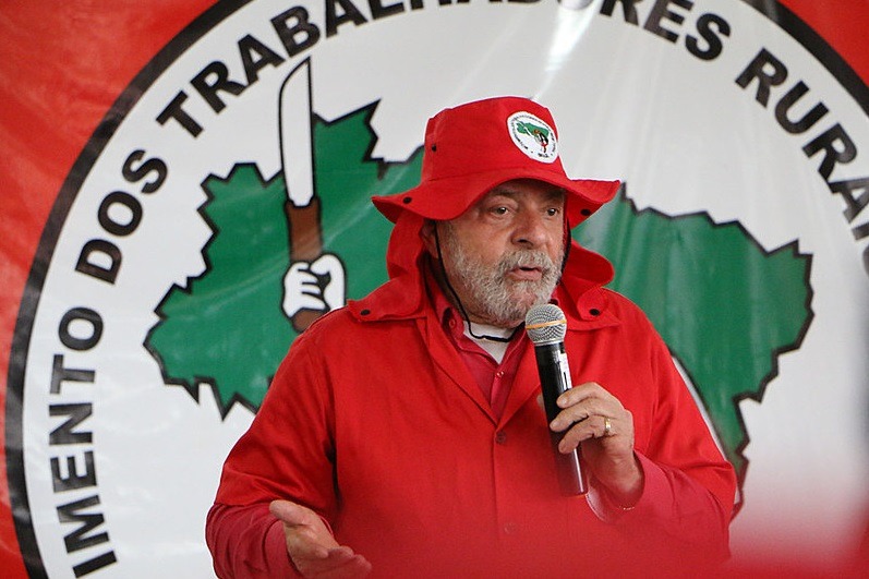 Na contramão do Congresso, Governo Lula chama MST para planejar safra