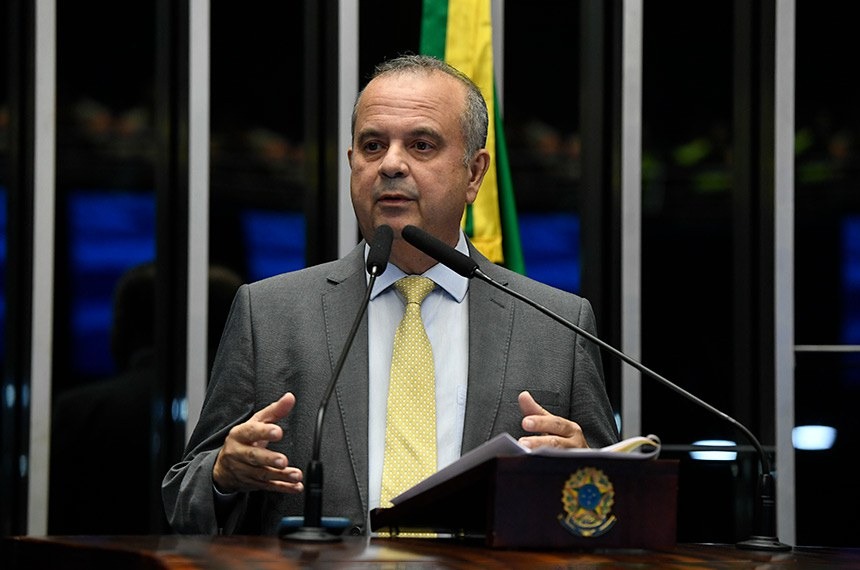 Posição do governo brasileiro na OMS é vergonhosa, diz Marinho