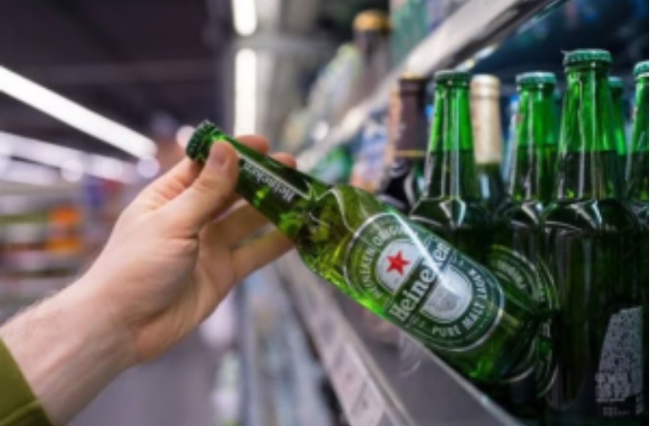 Heineken muda fórmula da cerveja no Brasil sem avisar a consumidores