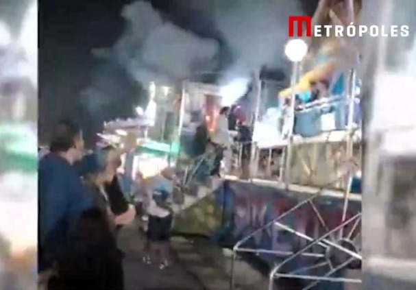 VÍDEO: Fogo em brinquedo de parque de diversões causa pânico em SP