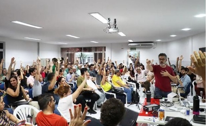 Professores da Ufersa aprovam adesão à greve das universidades federais