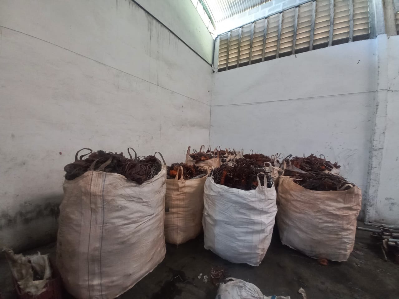 Polícia recupera mais de duas toneladas de fios e objetos furtados em sucata de Natal 
