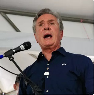 Gilmar pede vista e suspende julgamento que pode levar Collor à prisão