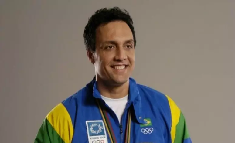 Campeão olímpico de vôlei pelo Brasil morre aos 59 anos