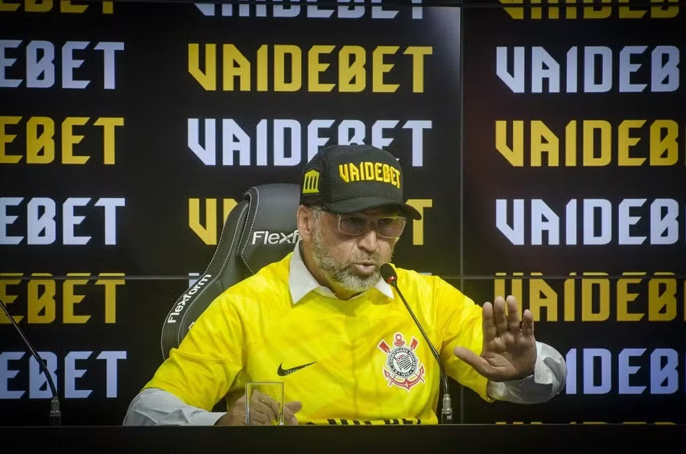 Patrocinador máster rescinde contrato com Corinthians após escândalo com 'laranja'