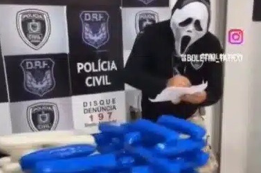 VÍDEO: Policial que incorporou personagem de Instagram é afastado; Relembre o caso
