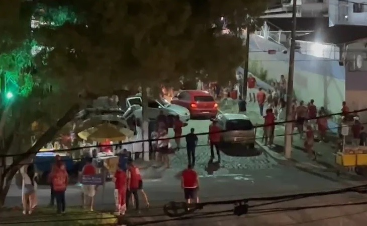 Em confusão generalizada, torcedor é espancado perto de bar após jogo do América