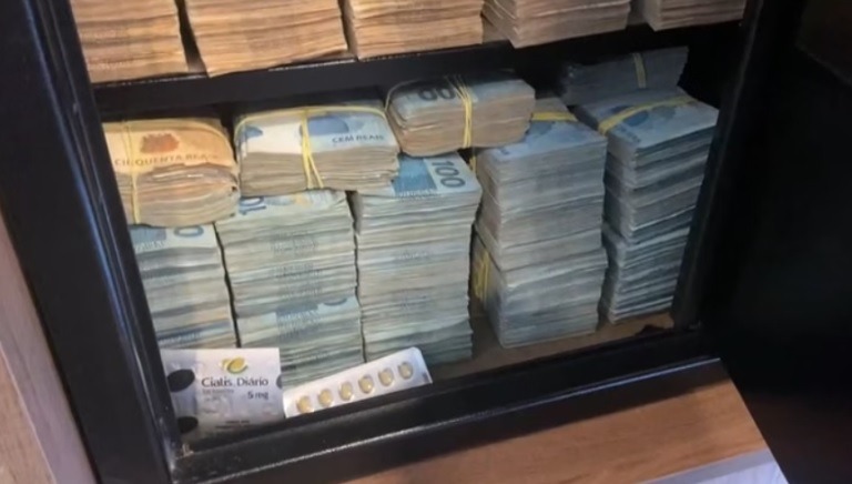 Dinheiro ‘esquecido’: PF não sabe o que fazer com fortuna apreendida com aliado de Lira