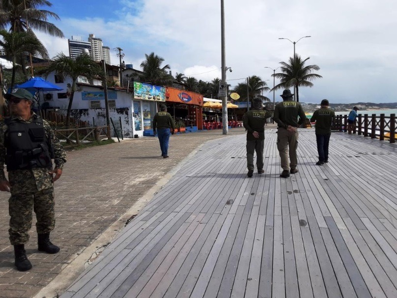 Fim de semana: fiscalização da Semurb atua em vistorias na orla, eventos e obras