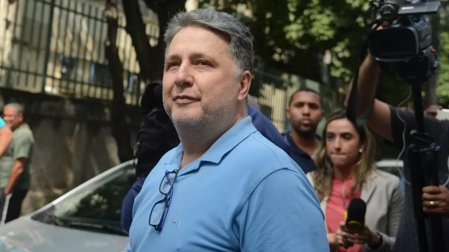 Ex-governador do Rio de Janeiro é internado após dores no peito